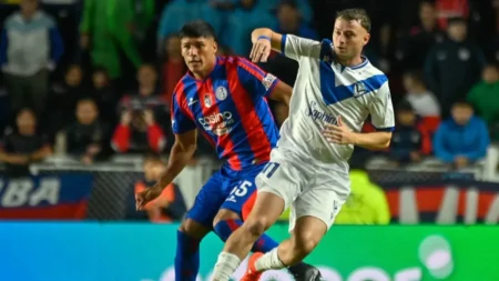 Cero en el Bajo Flores: San Lorenzo, afuera de los ocho y Vélez, sin punta de la zona A del Apertura: reviví lo mejor - TyC Sports imagen-7
