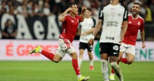 Golazo de Bernabei y afuera Doríval de Corinthians imagen-2