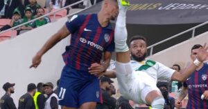 Video: la tremenda patada que desmayó a un jugador y lo mandó al hospital imagen-3