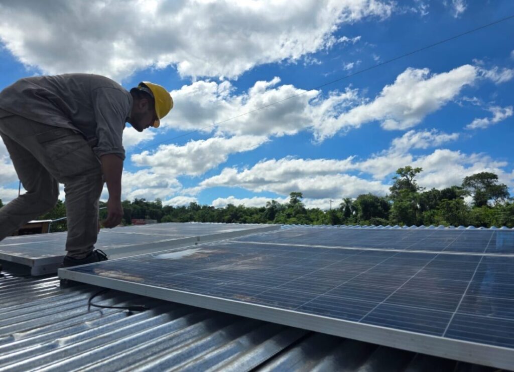 Puerto Libertad: la aldea Guapo’y suma energía solar y nuevos espacios para la venta de artesanías imagen-71