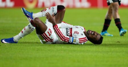 Las bombas de Flamengo tras el 1-1 con Estudiantes: "Parecía una guerra" imagen-12