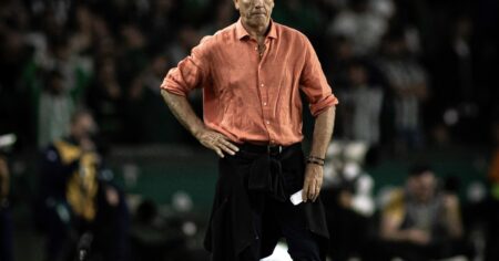 Pese a cuidar con Barracas, Vasco empató con un ascendido y su DT se defendió: «No soy un mago» Pese a cuidar con Barracas, Vasco empató con un ascendido y su DT se defendió: "No soy un mago" imagen-12