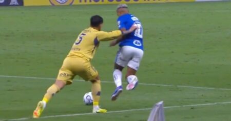 La extraña reacción de Paredes que le generó una amarilla a los seis minutos imagen-8