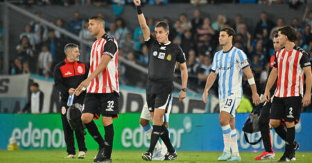 Un futbolista de Barracas disparó contra Racing tras las quejas por el arbitraje: "Ese contexto no está así por Tapia" imagen-11