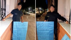Ex policías detenidos por el reclamo salarial se encadenaron frente a Casa de Gobierno Ex policías detenidos por el reclamo salarial se encadenaron frente a Casa de Gobierno imagen-1