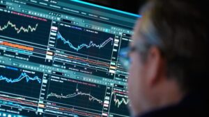 Fuerte rebote: baja el riesgo país y acciones argentinas saltan hasta 6% en Wall Street imagen-1