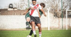 La historia del delantero con raíces nigerianas que se metió en la lista de River de la Sudamericana imagen-3