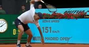 Francisco Cerúndolo rompió una raqueta, perdió contra una revelación y quedó afuera del Masters 1000 de Madrid imagen-3