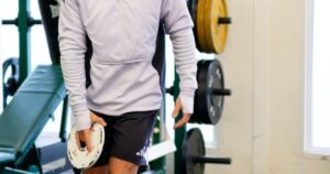 Se festeja en la Selección: Lisandro Martínez volvió a las prácticas con el Manchester United imagen-2