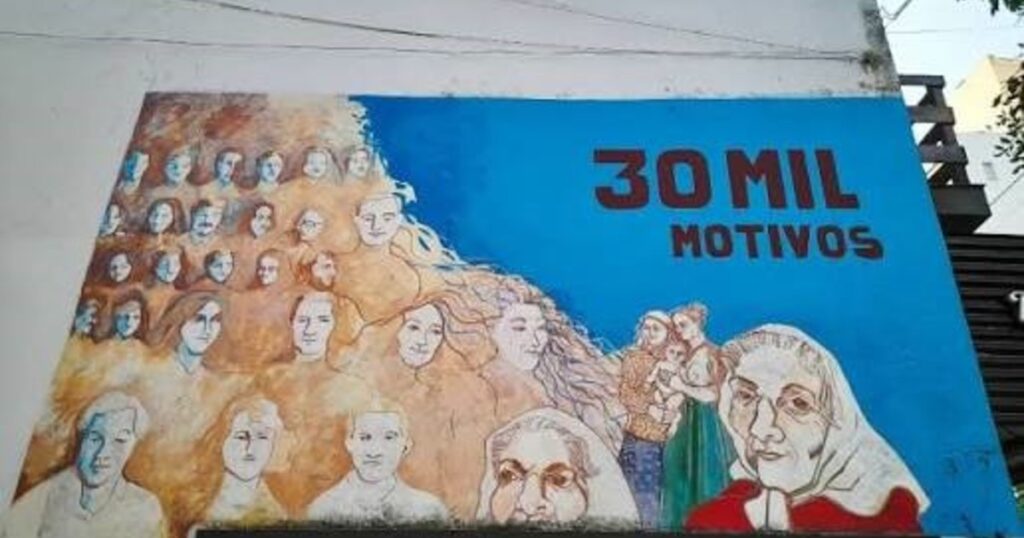 Polémica en Mar del Plata: tapan con pintura el mural de la memoria "30 mil motivos" realizado por un histórico artista local imagen-100