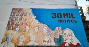 Polémica en Mar del Plata: tapan con pintura el mural de la memoria "30 mil motivos" realizado por un histórico artista local imagen-1