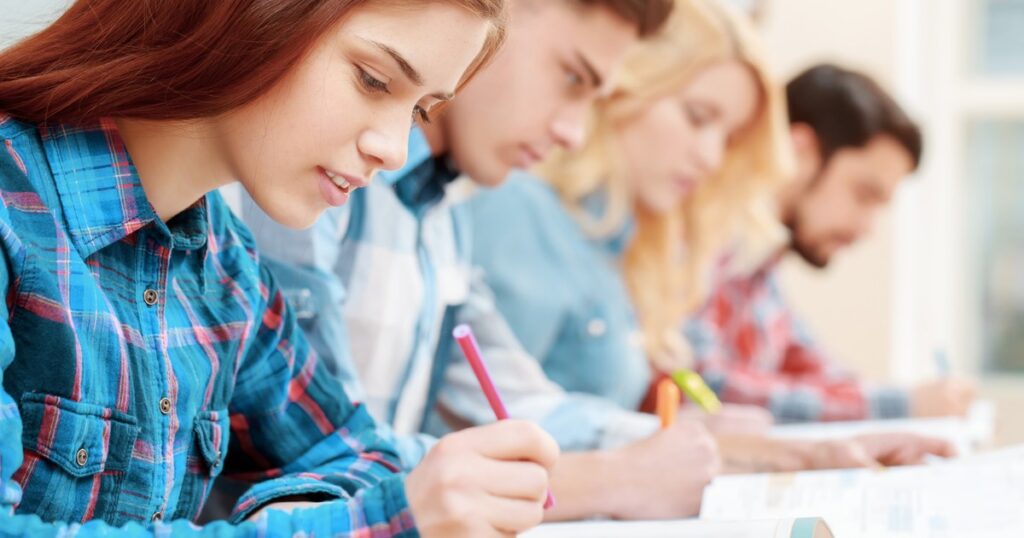 Buscan jóvenes para capacitarlos gratis en periodismo: qué ofrecen y cómo postularse imagen-96