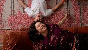 35,000 pastillas para crear la mejor comedia del año: “Tuve cápsulas en partes del cuerpo en las que no entiendes cómo han llegado ahí” 35,000 pastillas para crear la mejor comedia del año: “Tuve cápsulas en partes del cuerpo en las que no entiendes cómo han llegado ahí” imagen-114