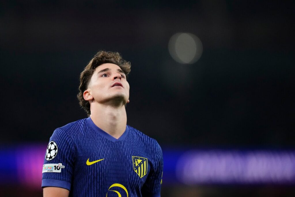 Antes el Arsenal, ahora PSG: el gigante francés sigue los pasos de Julián Alvarez imagen-97