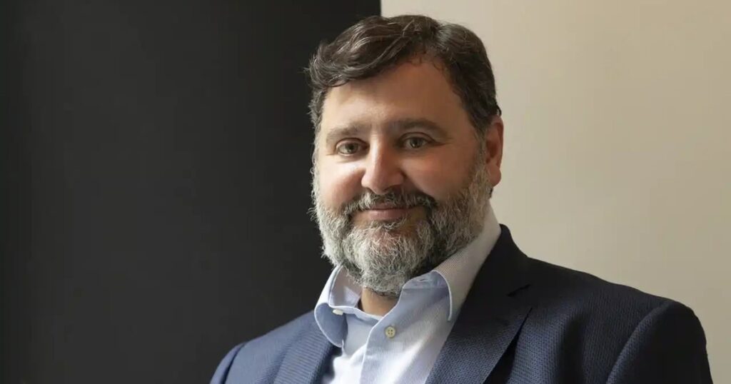 Carlos Rubio, interiorista: «El problema de pintar de blanco viene a los seis meses, especialmente si tienes mascotas o niños. Hay alternativas más inteligentes» Carlos Rubio, interiorista: "El problema de pintar de blanco viene a los seis meses, especialmente si tienes mascotas o niños. Hay alternativas más inteligentes" imagen-4