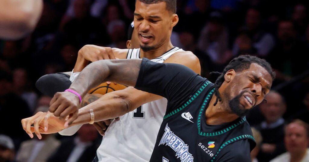 La NBA sorprendió con la sanción a Wembanyama tras su codazo a Naz Reid, en los playoffs entre Spurs y Timberwolves imagen-98