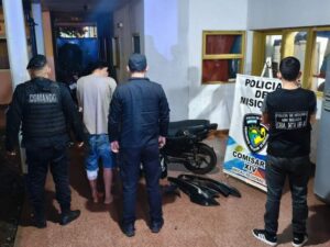 Robó una moto del Hospital Madariaga, chocó y las cámaras del 911 guiaron a la Policía hasta su detención imagen-1