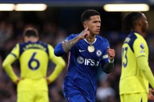 Video: el golazo de Enzo Fernández para Chelsea en el partido ante Tottenham por la Premier League imagen-2