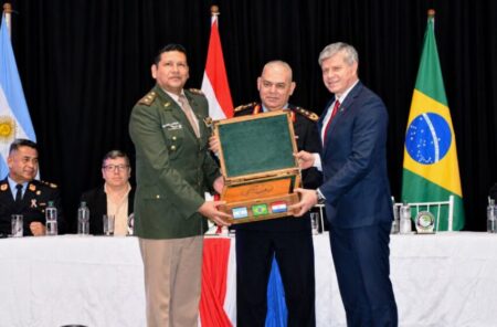 Gendarmería Nacional asumió la Presidencia Pro Tempore del Comando Tripartito de la Triple Frontera Gendarmería Nacional asumió la Presidencia Pro Tempore del Comando Tripartito de la Triple Frontera imagen-67