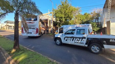 Choque entre una moto y un colectivo en Posadas: no hubo heridos imagen-8