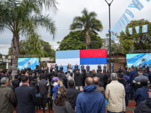 Aniversario de la Revolución de Mayo: El Gobernador destacó la unidad y el afecto popular en San Ignacio Aniversario de la Revolución de Mayo: El Gobernador destacó la unidad y el afecto popular en San Ignacio imagen-1