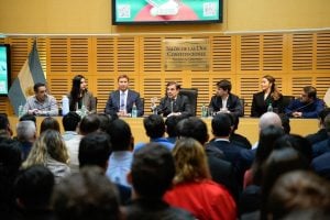 Rovira anunció que Misiones emitirá un bono para financiar obras estratégicas de infraestructura Rovira anunció que Misiones emitirá un bono para financiar obras estratégicas de infraestructura imagen-5