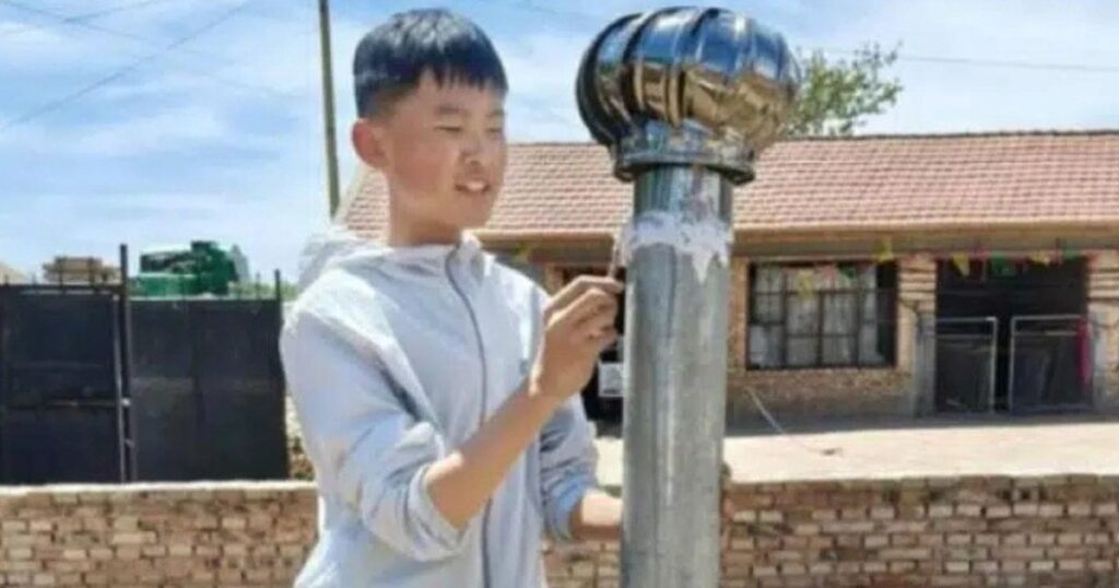 Transformó tubos metálicos y botellas plásticas recicladas y logró producir agua en medio del desierto: ganó el "Mundial" de los inventos con solo 14 años imagen-99