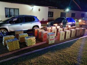 Gendarmería secuestró casi 24 mil paquetes de cigarrillos trasladados en vehículos robados en Pozo Azul imagen-1