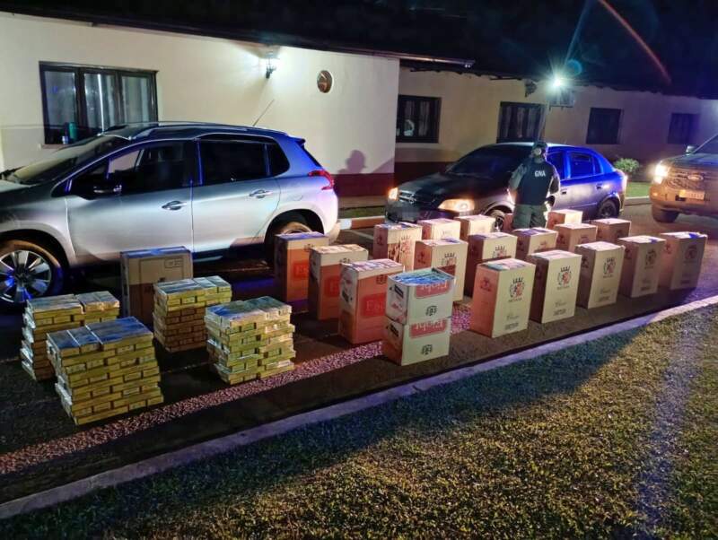 Gendarmería secuestró casi 24 mil paquetes de cigarrillos trasladados en vehículos robados en Pozo Azul imagen-5