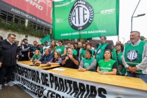 ATE anunció una medida de fuerza para el viernes que afectará a los aeropuertos del país imagen-4