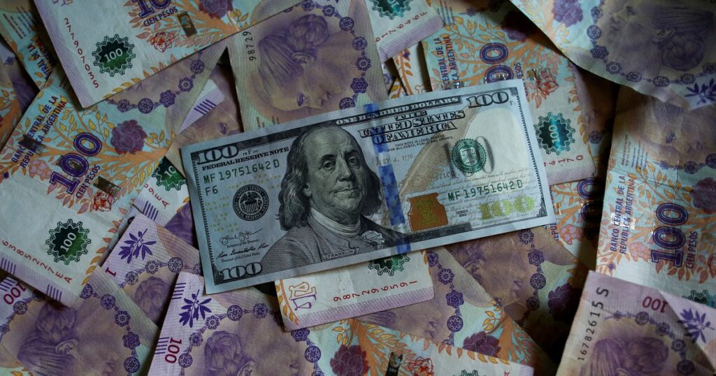 Dólar blue hoy: a cuánto cotiza este sábado 23 de mayo Dólar blue hoy: a cuánto cotiza este sábado 23 de mayo imagen-98