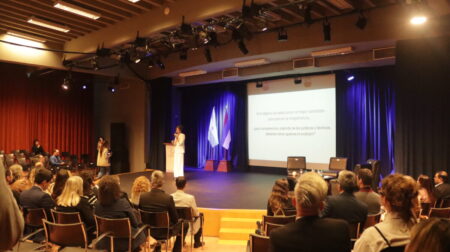 El Superior Tribunal de Justicia misionero acompañó la presentación del libro “Saber comunicar para elegir” imagen-84