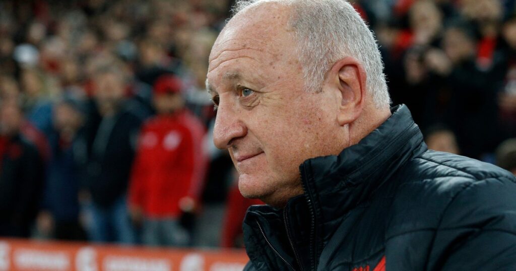 Scolari contó por qué Messi se enojó con él y lo comparó con Cristiano Ronaldo imagen-38