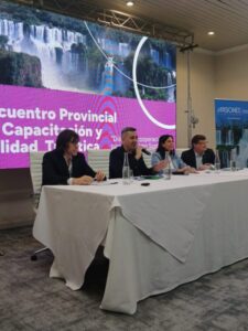 Puerto Iguazú fue sede de una jornada provincial sobre calidad turística y sostenibilidad imagen-3