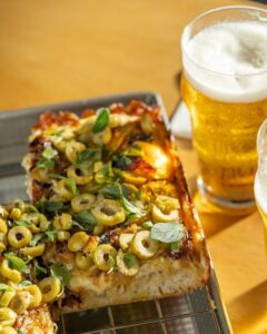 Pizza con cerveza libre, locro con vino y un pop-up de omakase: la agenda gastro de la semana imagen-2