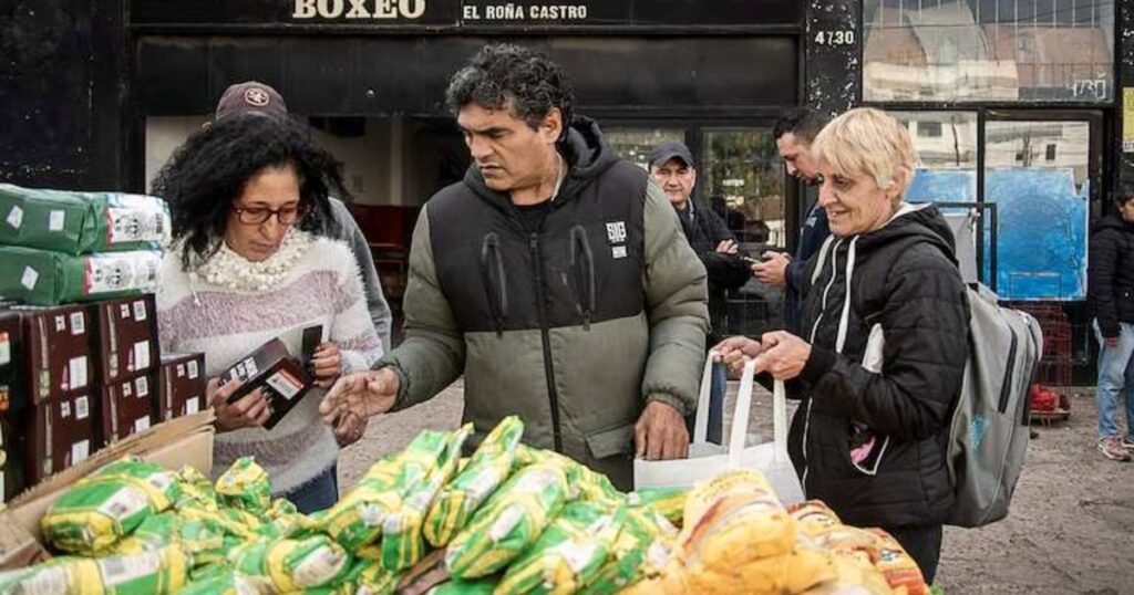 El campeón del mundo que alimenta a miles de vecinos imagen-101
