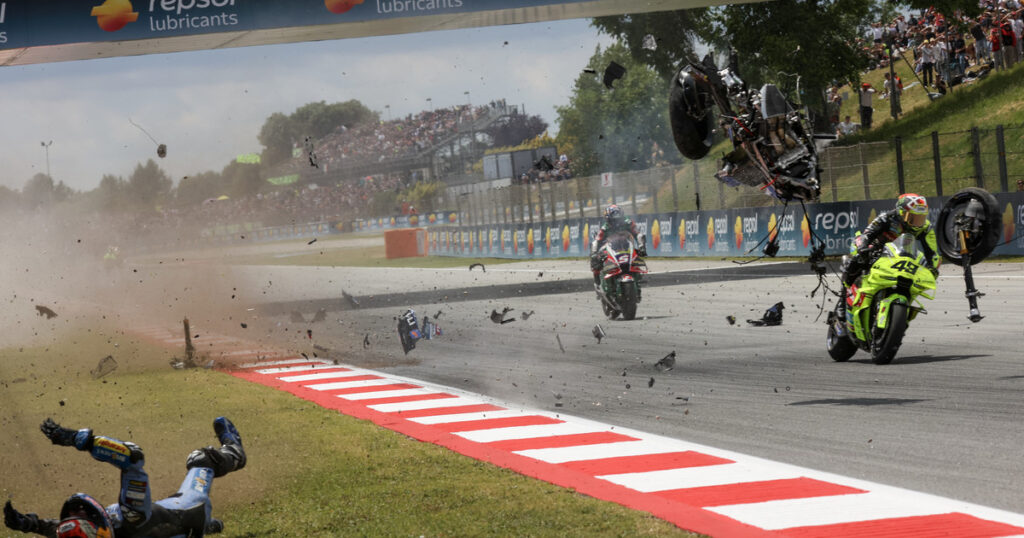 Cómo es el súper traje con airbags que le salvó la vida a Alex Márquez tras su brutal accidente en el MotoGP imagen-98