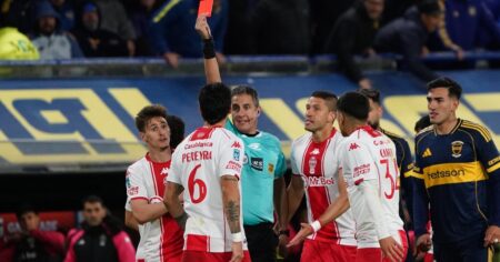 La fuerte queja de un jugador de Huracán contra Echavarría: "Fue vergonzoso lo que hizo" imagen-17