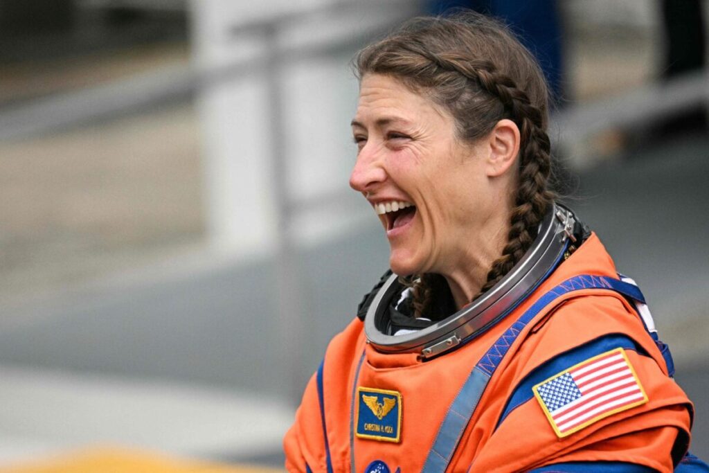 Christina Koch, astronauta de Artemis II: “No hay nada que te prepare para la impresionante sensación de ver tu planeta iluminado como si fuera de día” imagen-98
