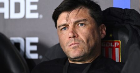 El Cacique Medina, tras la eliminación de Estudiantes ante Racing: “No tengo nada que reprocharles a los jugadores” imagen-16