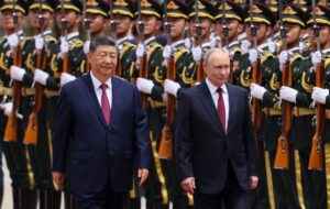 Vladimir Putin llegó a China para su encuentro con Xi Jinping en plena tensión por la guerra en Medio Oriente imagen-2