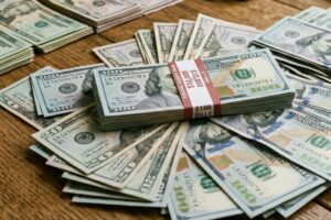 Dólar hoy y dólar blue hoy, precio en vivo: el oficial cierra a $1425 este lunes 4 de mayo imagen-3