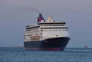Aislaron a 1700 personas de un crucero en Francia por un posible brote de gastroenteritis: un muerto imagen-1