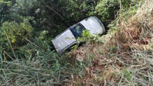 Se bajó a tomar mate y su auto cayó solo a un barranco en Corpus Christi imagen-1