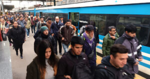 El Gobierno aumenta colectivos y trenes: cuánto costará el boleto mínimo en el AMBA desde este lunes imagen-2