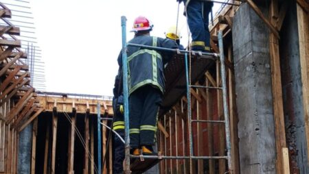 Se le vino una pared encima mientras trabajaba en una obra en Posadas imagen-5