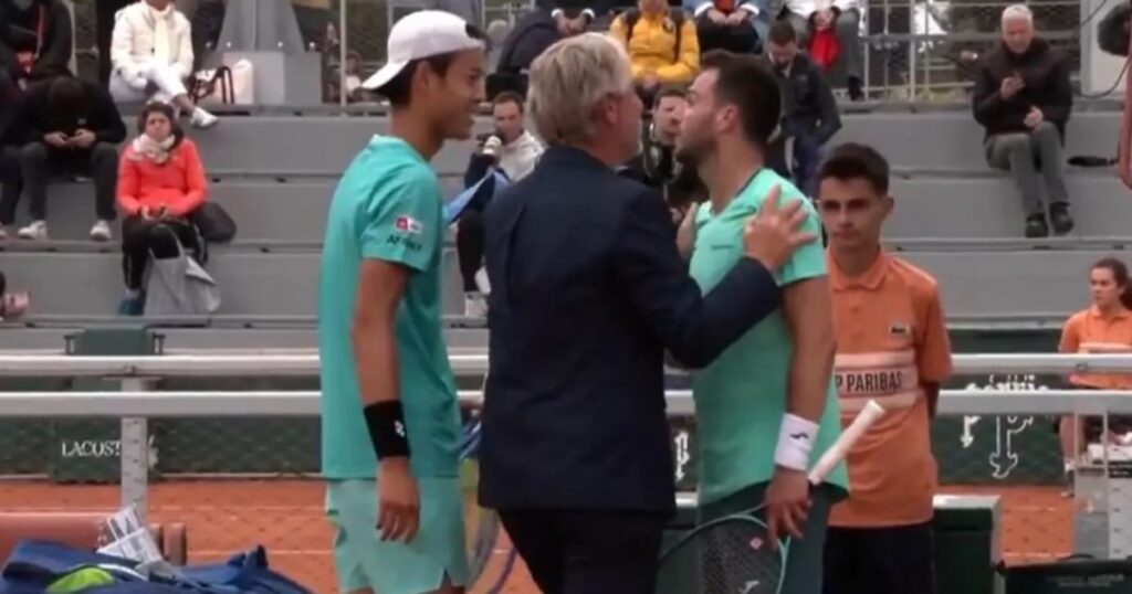 Escándalo en Roland Garros: un árbitro tuvo que separar a dos tenistas tras un picante cruce Escándalo en Roland Garros: un árbitro tuvo que separar a dos tenistas tras un picante cruce imagen-4