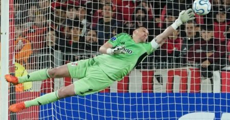 El regreso de Armani al arco de River después de 87 días: tres tapadas clave y la banca a Beltrán para la final imagen-13