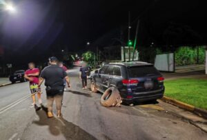 Manejaba alcoholizado, chocó y terminó volcado en plena avenida de Posadas imagen-1