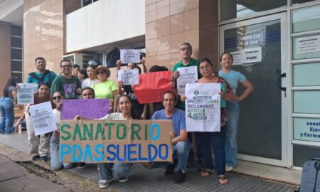 Empleados reclaman hasta cuatro meses de atraso salarial en Sanatorio Posadas imagen-7